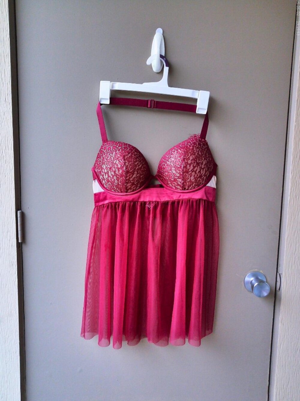 Victoria’s Secret Burgundy Babydoll Nightie – 36D – Lace Underwire Padded Cups